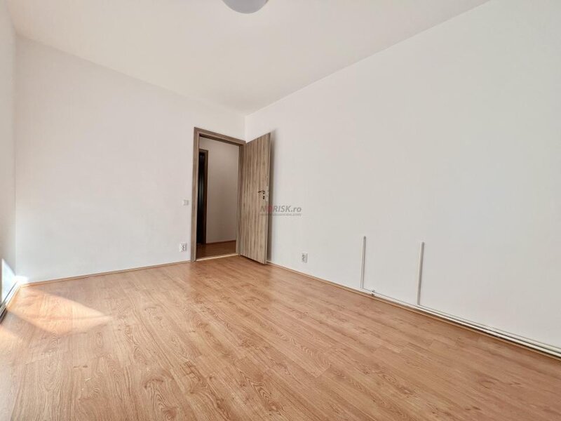 Piata Iancului, inchiriere 3 camere, centrala proprie, renovat.
